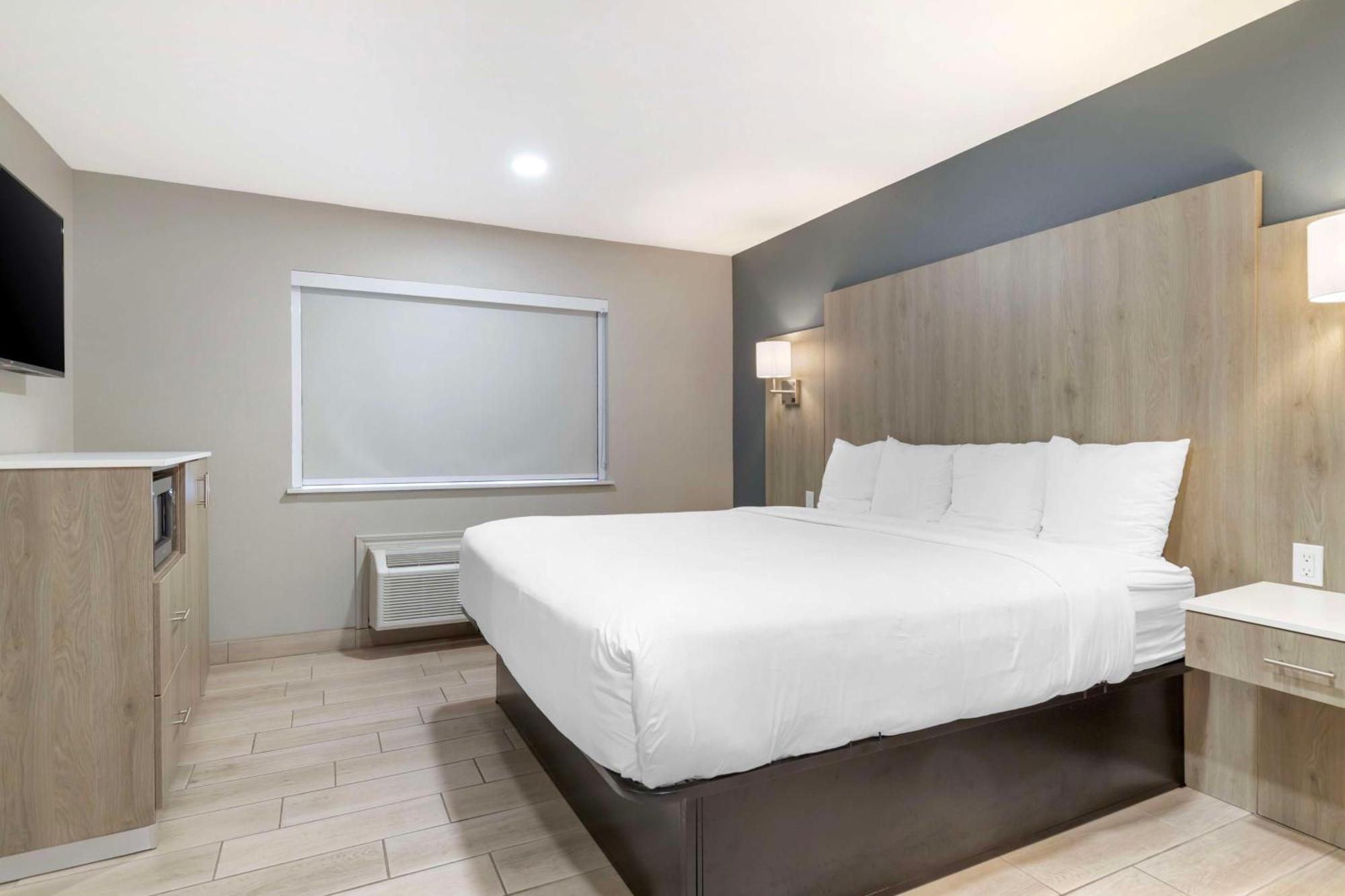 Best Western Plus & Hotel Edinburg